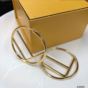 2022Luxury Designer Ohrringe Klassische minimalistische Studienbuchstaben Gold Großer Runden Runde Ohrring für Frauen Hochqualitätsmarke Schmuck Weddi 197i