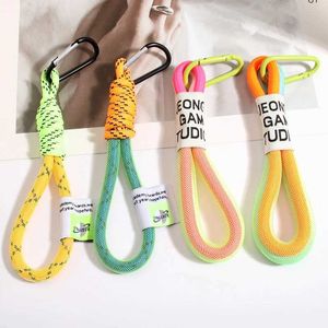 Keychains Lanyards Creative Iridescent woven rope keychain buckle keyring for backpack pendant accessories rope jewelry J240509