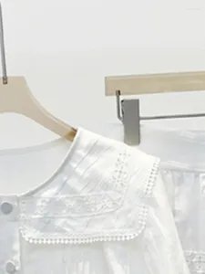 Vestidos de trabalho Mulheres linho mistura de renda costura branca Conjunto único de camisa de colar de barragem de pedestres ou mini saia de bagunça