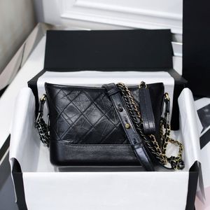 Klasyczne projektanci torebki na ramię torebki najwyższej jakości moda moda oryginalna skórzana torebka torebka kobiety klap litery czarne crossbody 307b