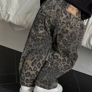 Barns jeans 2024 Summer Casual Fashion Leopard Print Jeans Loose and Bekväm barnkläder för utomhus 240508