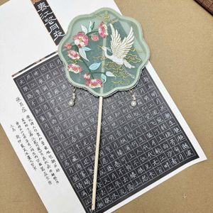 Çin tarzı ürünler vintage Çin çiçek nakış el fanı retro yuvarlak ipek fan antik püskül dans el fanı cheongsam tang düğün partisi destek