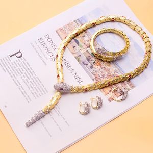 Luksusowy moda damia mosiężna cyrkon czerwone zielone oczy wąż węża 18k plastowane złote naszyjniki dławiki Kolczyki Bangle Pierścienie Biżuteria S 2542