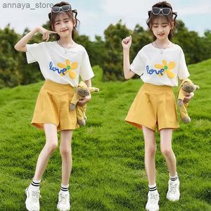 Set di abbigliamento 2024 ragazze Summer Childrens Set New Fashion 7 8 9 10 11 T-shirt in edizione coreana di bambini da 12 anni e pantaloncini setl2405l24045