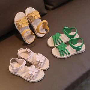 Летняя детская обувь мода сладкая принцесса детские сандалии для девочек малыш малыш мягкий дышащий Hoolow Out Flower 240506