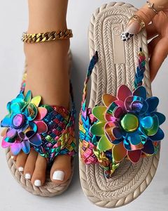 Casual skor kvinnor mode platt semester semester holografisk flätad blommor mönster tå post strand flip flops