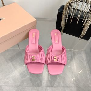 2023 Luxurys Absätze Pantoffeln Designer Sandalen Pantoffeln Strand Frauen Sandalenrutschen Flip Flops Loafers Schuhe Mode Sommer Mädchen sexy gesticktes Paris groß 35-42