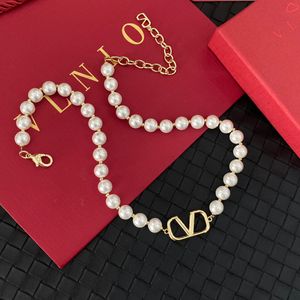Designers Novo colar de cartas Luxury 18k Gold com luxo colar de joias de alta qualidade Colar de alta qualidade feminino com festa de aniversário da caixa