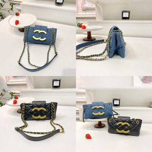 Designers Tote Bag Women Men Luxury Waist Bag Cross Body Handbag Famous Bumbag Fashion Shoulder Bag Classic Pack Purse Crossbody Bag 2876AA