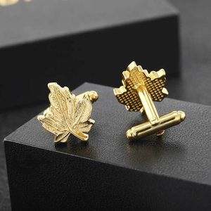Cuff Links Trendy alloy leaf mens cufflinks simple maple leaf metal sleeves screw buttons vintage solid shirt buttons dress accessories gifts Q240508