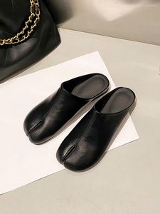 Slipare klämmer tå läder mode utomhus låg klackskor vår damer mulor slingback kvinnor sandaler zapatos mujer