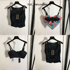 Womens Designers t Shirts Bustier Underwear with Metal Badge Sexy Deep v Denim Sling Tube Tops Women Clothing 6RST