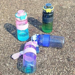 Tumblers verão moda color sports copo de grande capacidade para arredores de palha portátil de plástico alta garrafa de nível de nível