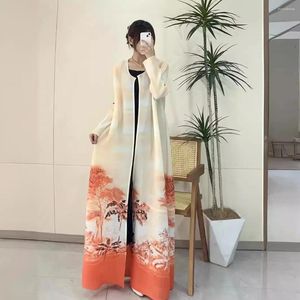 معاطف الخندق النسائية Miyake Cardigan Retiant Long Robe 2024 الربيع والصيف معطف سترة مطوي الأزياء الإناث بالإضافة إلى ملابس الرأس الحجم