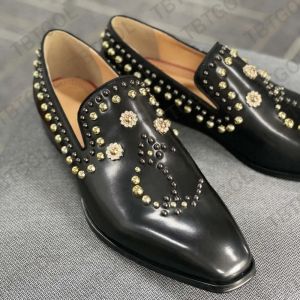 2024 Scarpe da uomo Scarpe Formali Formali Vero Pugna Cucca Tanna Black Black Punta Rhinestone Business Dress Dress per la festa di matrimonio Big Taglia 38-48