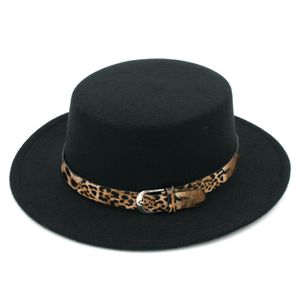 Mode kvinnor ullblandning bowler cap fläsk paj hatt jazz hatt bred grim platt topp båtmästare sjöman leopard lather bälte5142666