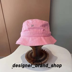 Jacquemues Hat Denim Hats Letters Bucket Color Breim Fashion Women Deviceer Sold Classic Hat Men Hat 127