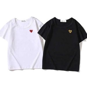 T-shirty T-shirt chłopców i dziewcząt Bawełny lato Happy Heart Cartoon Heart Hafdery O-Neck Child-Short Rleeve Odpowiednie lato Scasual Unisex T-Shirtl240509
