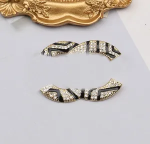 Broche de Broche, broches Crystal C-Letter Broches for Men Womens Broche Pins Luxury Presentes de casamento 18K Vestido de ouro casado