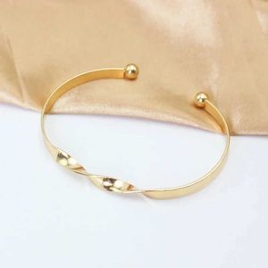 Hochzeitsarmbänder Persönlichkeit einfache glatte Spiralmobius Offene Manschette Verstellbare Armreifen Armbänder für Frauen Hochzeit Schmuck Gold Farbe Pulseiras