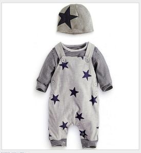 Threepieces Set Baby Boys Autumn Clothing sätter spädbarn långärmad randiga tshirtstars Tryck Suspender Rompers Pantshats Tod4956742