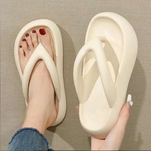 Scapeggiatori di schiuma Designer Slide Flip Flops Man Cloud Slipper Beach Shoe Platform Sandals con Box 559