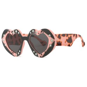 Modeliebe Sonnenbrille Frauen süße übergroße einzigartige herzförmige Sonnenbrille weibliche trendige Leopard im Freien elegante UV400 -Farbtöne