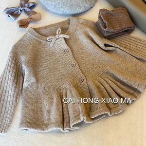 Uppsättningar Girl Fashion och Autumn New Sticked Cardigan Single Sweatwicking Winter Coat Style Q240508