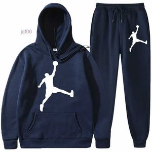 Erkekler Set Sweatheruit Tasarımcı Ertelekleri Kadın Hoodies Pantolon Moda Giyim Sweatshirt Pulover Sıradan Tenis Sport Tech Tech Polar Trail Sweits Xnyy