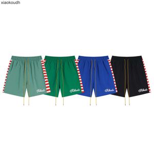 Rhude high end designer shorts för trendiga lapptäcken virkade stickade shorts sommar cool och avslappnad stil för både män och kvinnor med 1: 1 originaletiketter