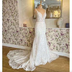 Exquisite Boho Mermaid Wedding Dresses Custom For Women Bride Sexy V-neck Spaghetti Straps Backless Button Lace Appliques Sweep