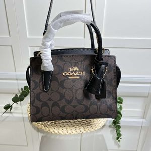 Olay's New Single Shoulder Crossbody Handheld Women's Bag is Fashionable and Versatile 80% factory wholesale