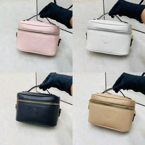 Brand Bag Lady Cosmetic Bags Fashion Makeup Women Designers Handbag Travel Pouch Ladies Purses High Quality Organizador Toiletry Bag1658