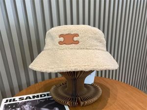 Tasarımcı Kova Şapkası Kadın Erkekler Moda Marka Beyzbol Kapakları Kış Kaşmir Şapkaları Açık Seyahat Sıcak Beanie Casquettes Katlanır 3360000