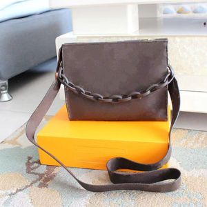 2022 Top Designer Ladies Bags New Chain Oil Wax Leather Hourglass Bag Adjustable Shoulder Straps Luxury Handbag 297I