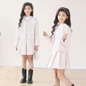 Roupas de roupas garotas pequenos conjuntos de moda adolescente de moda meia saia 2pcs princesa plissada coreana edição infantil modelo