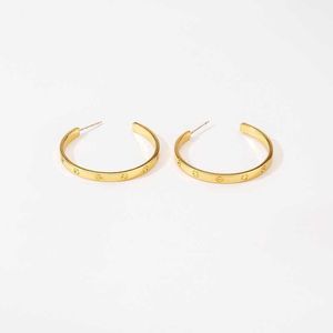 Charmiga örhängen med diamantdesign Fashionabla Geometric Circular Cool Style 18k för kvinnor med vagn original örhänge