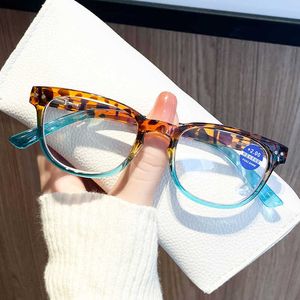 新しい老眼眼鏡レディンアンチブルーライトカラーコントラスト豆腐プディングヒョウ穀物ライスライスライスグラススプリングフットフレーム長老眼鏡