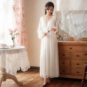 Mulheres femininas Mulheres da primavera Vermum Summer Sexy Lace Mesh Mesh Peignoir Victorian Vintage Nightgowns Princess Fairy White Long Night Dress