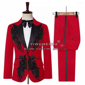 Abiti da uomo abito rosso di lusso per matrimoni cristalli neri con perline Appliques pantaloni 2 pezzi Groom uomo smoking plus taglie costume homme