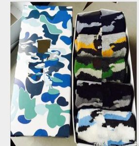 Nowy bawełniany zwierzę z szwanym hip -hopowym Casual Sox Long Scateboard Socks Men039s Street Boat Skarpetka dla mężczyzn i kobiet Camuflage Skarpetki 9328802