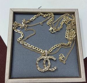Designer 18K Gold Plated C-Letter Pendant Halsband kedja Crysatal Rhinestone Märke för kvinnor Bröllopsfest smycken par gåvor