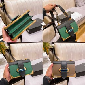 Designers Luxury Handbags Bag Purses Fa Chain Bags Real Leather Women Shoulder High Quality Flapbag Black Mini Brand 9857