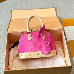 24 Women Shoulde Bags OL Mini Shell Patent Leather Diagonal Crossbody Bag For Ladies Luxury Designer Handbag Card Holder Outdoor Travel Wallet 18CM