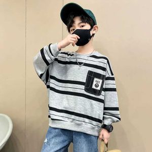 T-shirts Boys striped sportswear long sleeved top for childrens 2023 autumn and winter childrens sportswear youth T-shirt school uniform baby T-shirtL2405