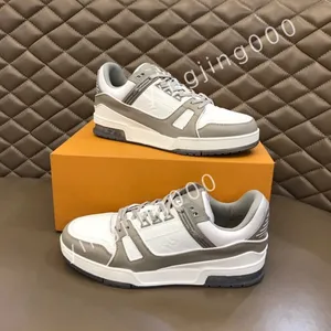 2024 Brand Casual Shoes Designer Männer Schuhe hochwertige Mode und bequemes Kalb Leder atmungsaktives Top Outdoor Sports Walking Shoes RD240319