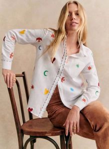 フランスのデザイナーSEZ 2024春/夏の新しいファッションとカジュアルスタームーン刺繍ポロカラー長袖シャツ女性用白いルーズコットントップ