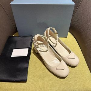 Slingback مدببة إصبع القدم الخنجر الكعب اللباس اللباس المصارع مضخات البقر بحرص راينستون أحذية المساء للسيدات الحفلات المصممة الفاخرة عالية الكعب 35-42 5.8 04