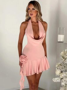 カジュアルドレスYuzhexiスイングホルターネック女性のピンクのショートドレス夏のネクタイフラワーデコレーションパーティーフリルシース