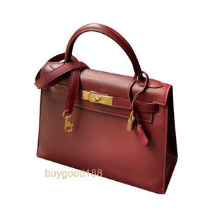 Topp damdesigner Kiaelliy Bag 28 Wine Red Gold Buckle Box läder handhållen axel kvinnors väska